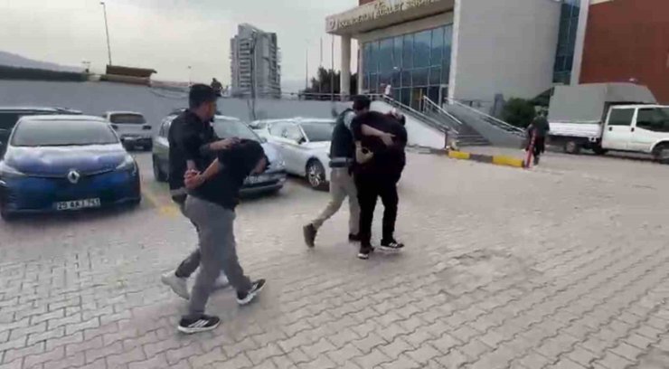 İskenderun’da aranan 2 şahıs yakalandı