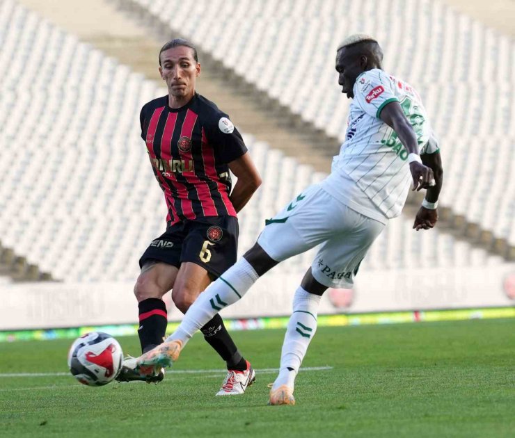 Trendyol Süper Lig: Fatih Karagümrük: 2 - Konyaspor: 0 (Maç Sonucu)