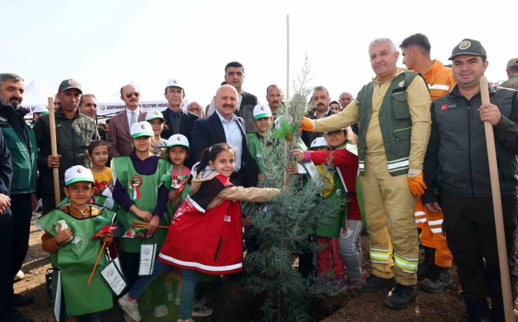 Adıyaman’da 10 bin 500 fidan toprakla buluştu