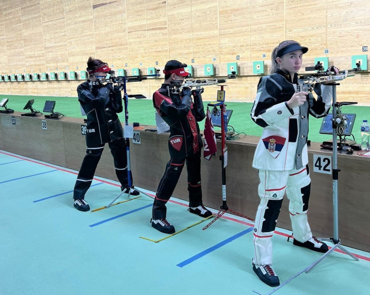 Erzincanlı milli sporcu Afal’dan Türkiye rekoru