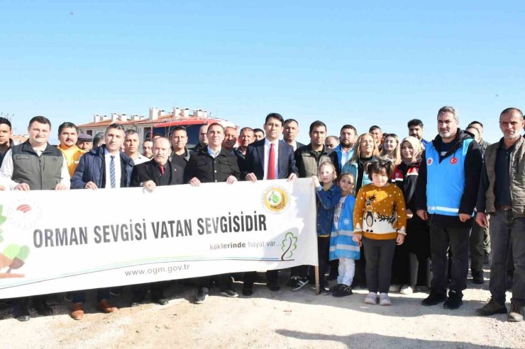 Beylikova’da 5 bin fidan toprakla buluştu