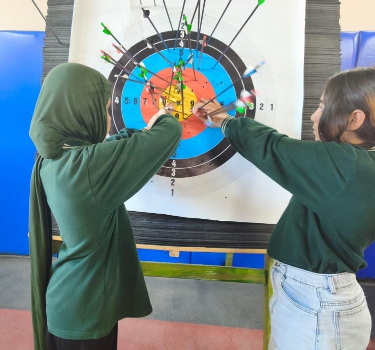 Korkut’ta okçuluk antrenmanları yoğun katılımla sürüyor