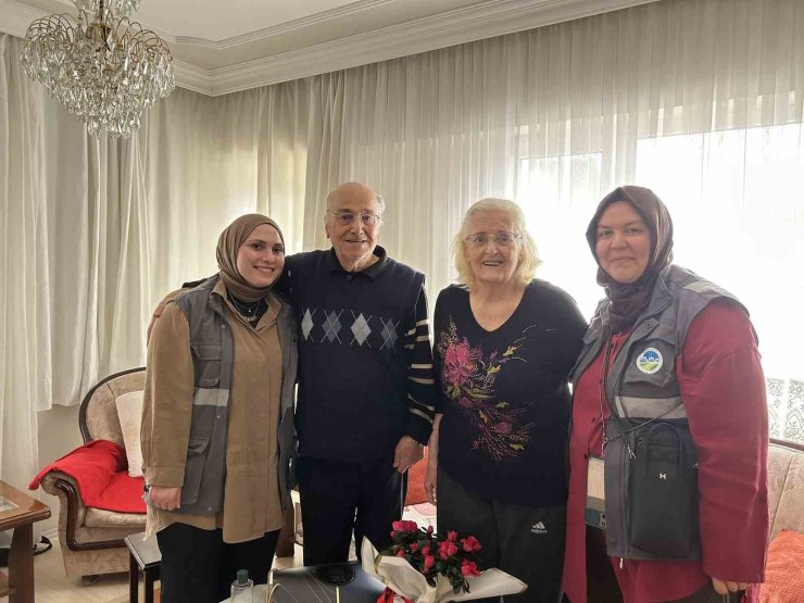 Engelleri sevgiyle aştılar: 65 yıllık evlilik Sakarya Büyükşehirle kutlandı