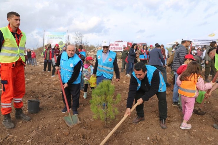 Yatağan’da fidanlar geleceğe nefes oldu