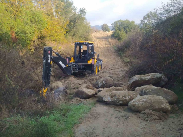 Bozdoğan’da arazi yollarında çalışmalar sürüyor