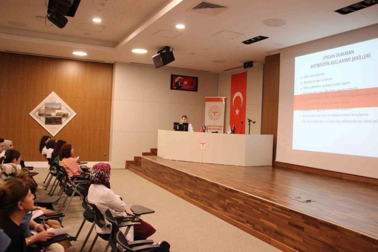 Elazığ’da antimikrobiyal farkındalık haftası etkinliği