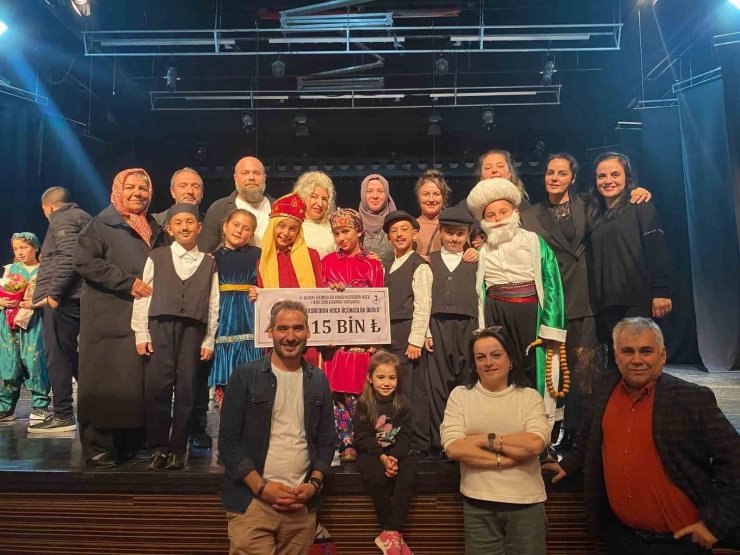 Gülkent İlkokulu tiyatro ekibi Türkiye üçüncüsü oldu