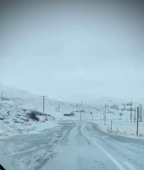 Sincik-Malatya yolunda kar yağışı etkili oluyor