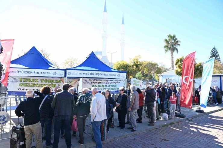 Büyükşehir’in ata tohumları Didim’de dağıtıldı