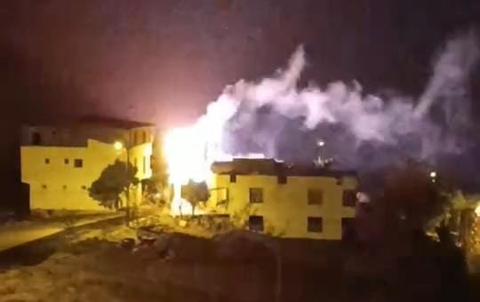 Diyarbakır’da trafo bomba gibi patladı