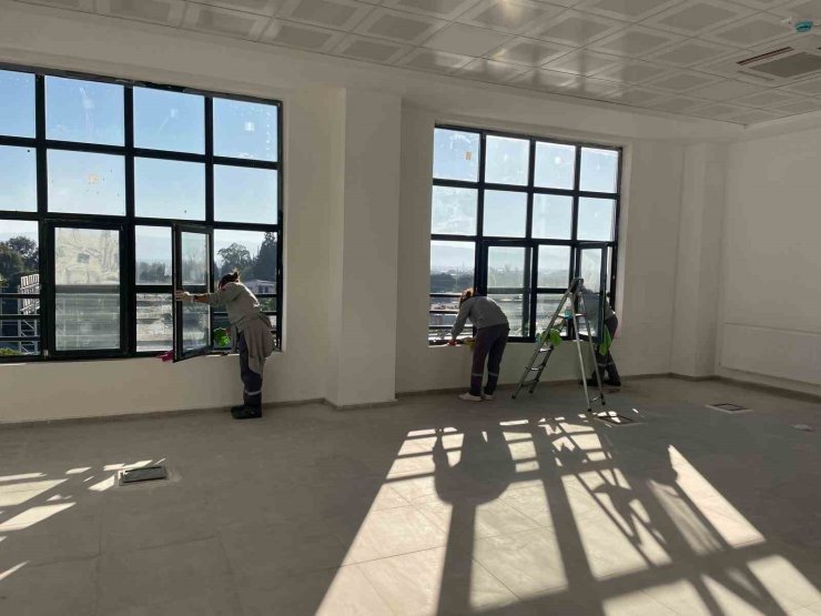 Söke’de yeni kaymakamlık binasında hazırlıklar sürüyor