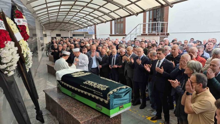 Şahin, son yolculuğuna uğurlandı