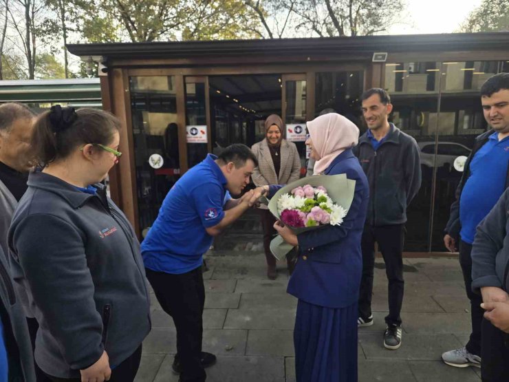 Düzce İl Milli Eğitim Müdürü’nden Kusursuz Kafe’ye ziyaret