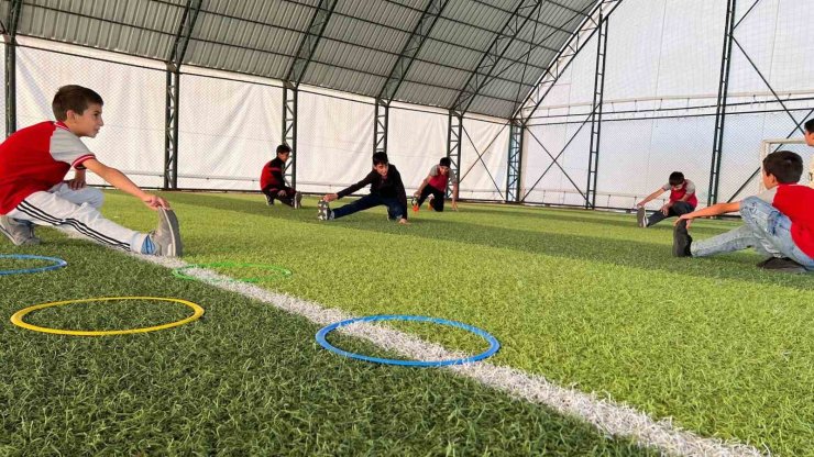 Varto’da futbol kursu sürüyor