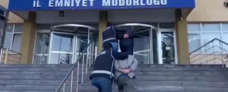 Kayseri polisinden ’sahte plaka’ operasyonu: 2 gözaltı