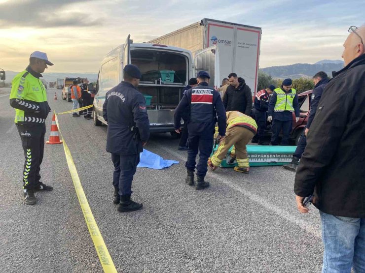 Alaşehir’de park halindeki tır can aldı