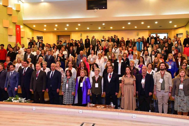 Akdeniz Üniversitesi öğretim üyesi Prof. Dr. Mehmet Ali Eroğlu’na, Türk kültür ve sanatına katkı ödülü