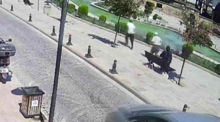 Yaşlı kadını bir hafta içinde 2 defa ağlarına düşürdüler: 3,5 milyonluk vurgunun tüm şüphelileri yakalandı