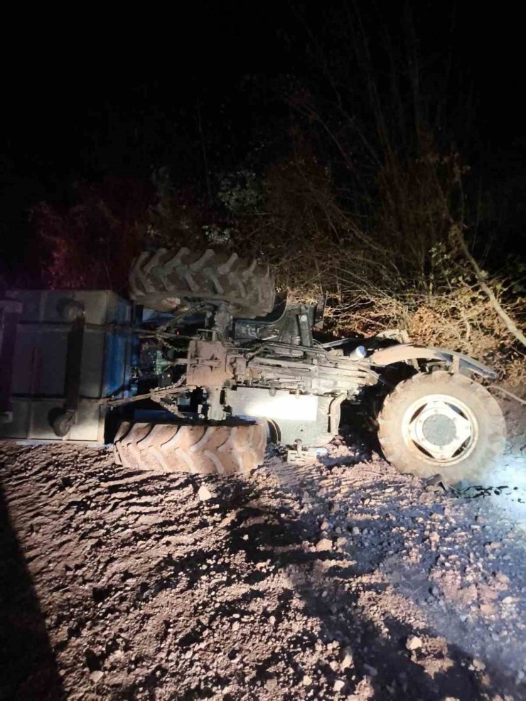 Bolu’da traktör devrildi: 2 yaralı