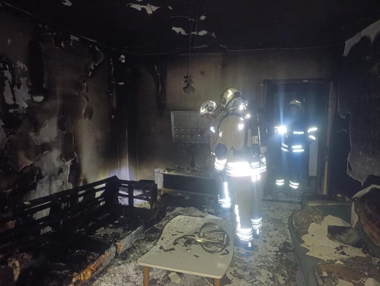 Antakya’da yanan ev kullanılmaz hale geldi