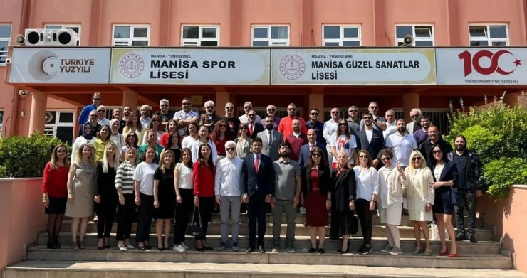 Manisa’da Öğretmenler Günü’nde öğretmenler sahneye çıkacak