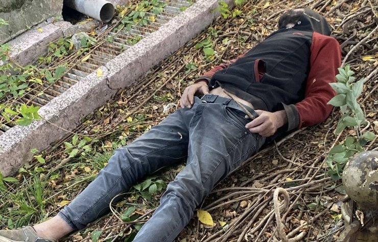 Hastane bahçesinde baygın bulunan şahıs hayatını kaybetti