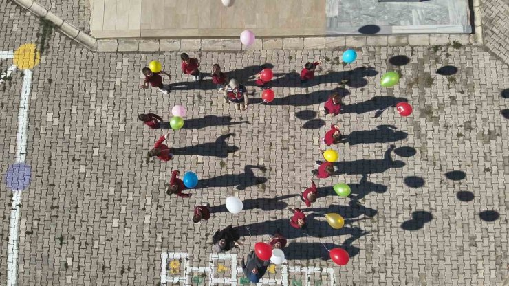 Jandarmadan Dünya Çocuk Hakları Günü’nde farkındalık etkinlikleri