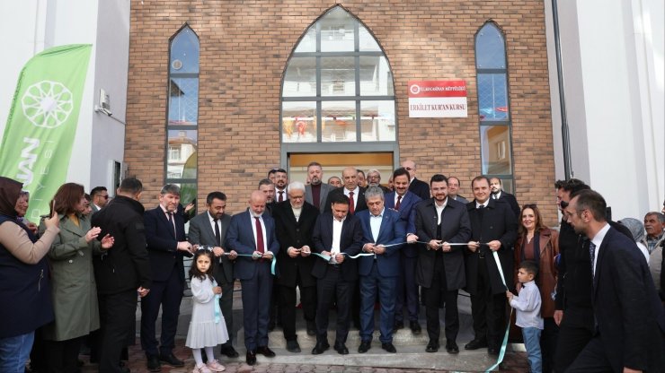 Başkan Çolakbayrakdar, "Vatandaşlarımıza daha konforlu yaşam imkanları sağlıyoruz"