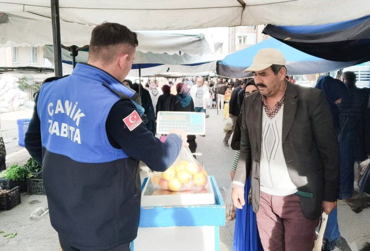 Canik’te semt pazarlarına yakın takip