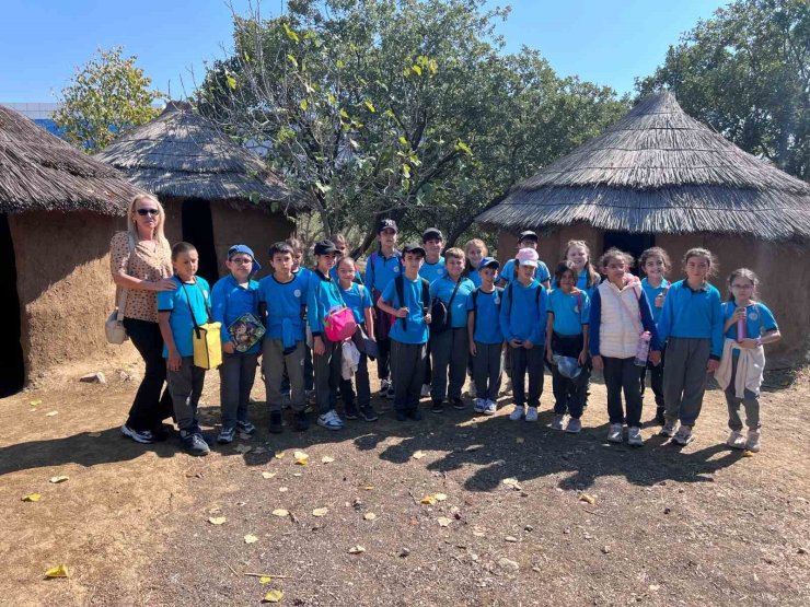 Öğrenciler, Arkeopark’ta arkeolojiyi tanıyor