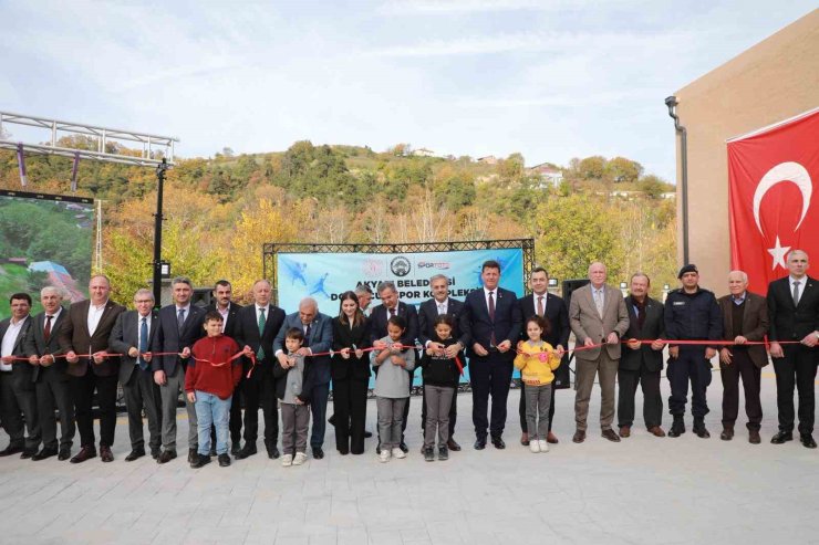 20 milyon liraya mal olan spor kompleksi törenle açıldı