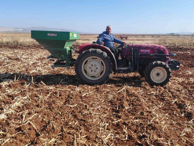 Araban Ovası’nda kuraklık ekimi 2 ay geciktirdi