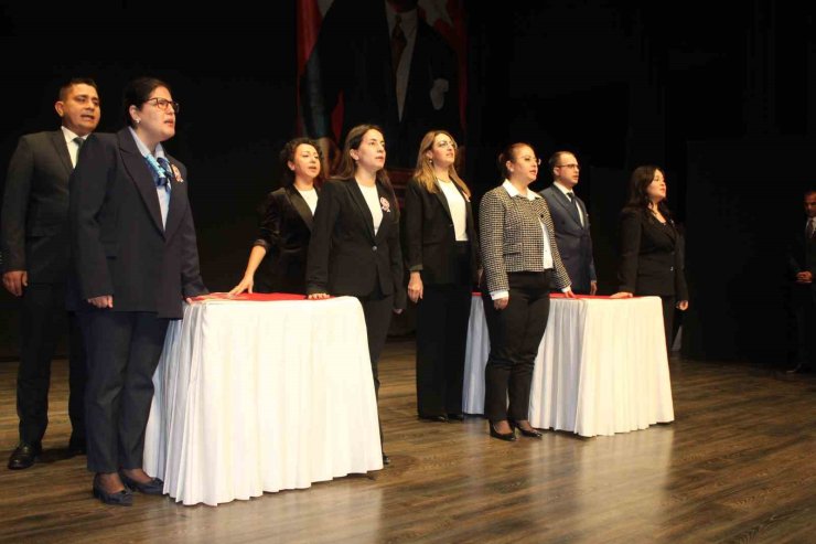 Aydın’da göreve yeni başlayan 8 öğretmen yemin etti