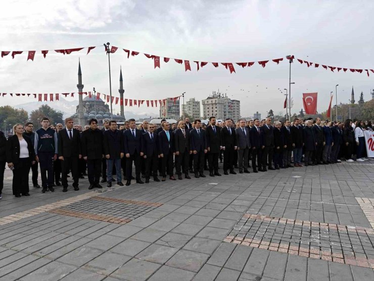 Milli Eğitim Müdürü Esen: "Erdemli bir topluma doğru giden yolda öğretmenin adanmışlığı, ideali çok önemli"