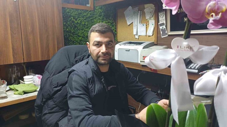 Çiçekçilerde ’24 Kasım’ yoğunluğu