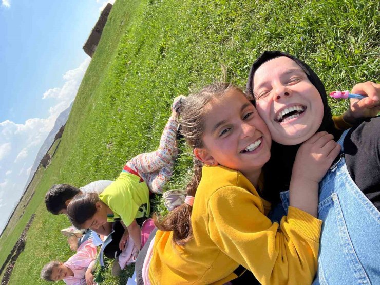 Ağrı’da Çalıkuşu ruhunu yaşatan genç öğretmen köy okulunu baştan aşağı yeniledi