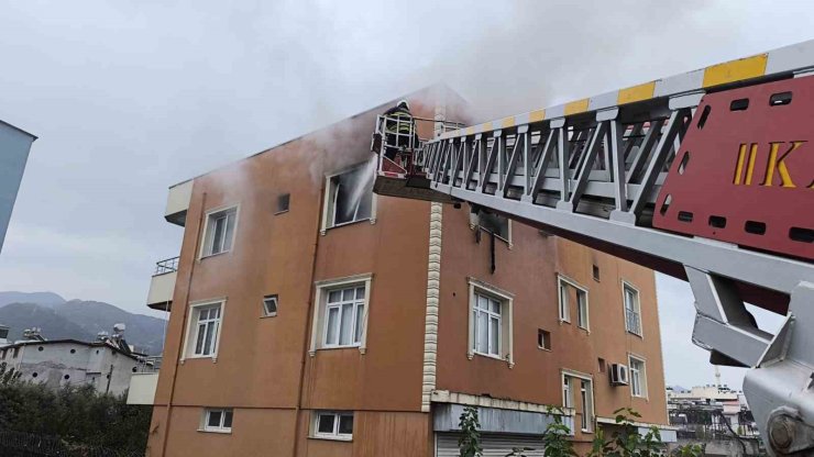 Dörtyol’da ev yangını