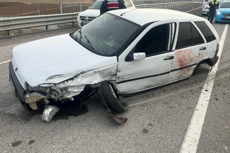 Yoldan çıkan otomobilin sürücüsü hayatını kaybetti
