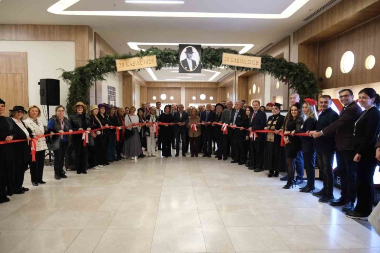 "Cumhuriyet Şapkaları Sergisi" sanatseverlerle buluştu