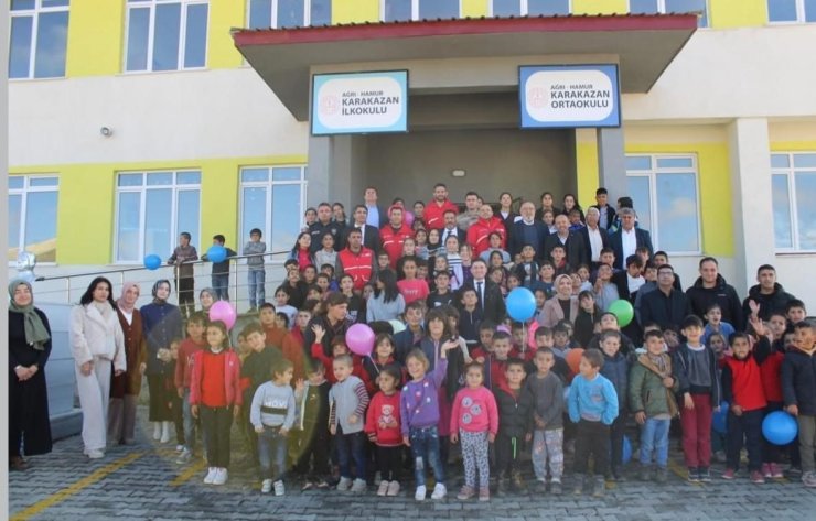 Hamur’da "Mutlu et, mutlu ol" projesi öğrencileri sevindirdi