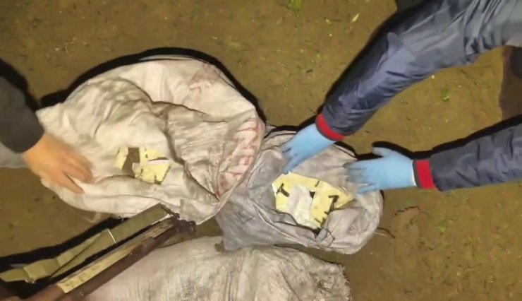 Zeytin bahçesinde torba içerisinde binlerce uyuşturucu hap ele geçirildi