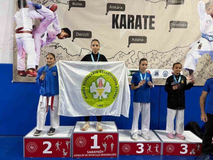 Türkiye Yıldızlar Ligi’nde Manisa BBSK’dan 53 madalya