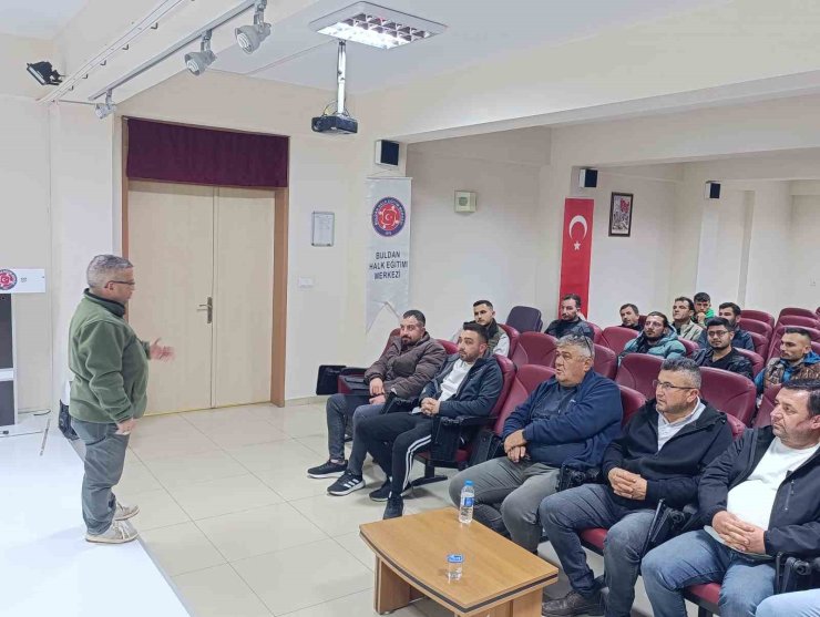 Buldanlı avcılar sertifika sahibi oldu