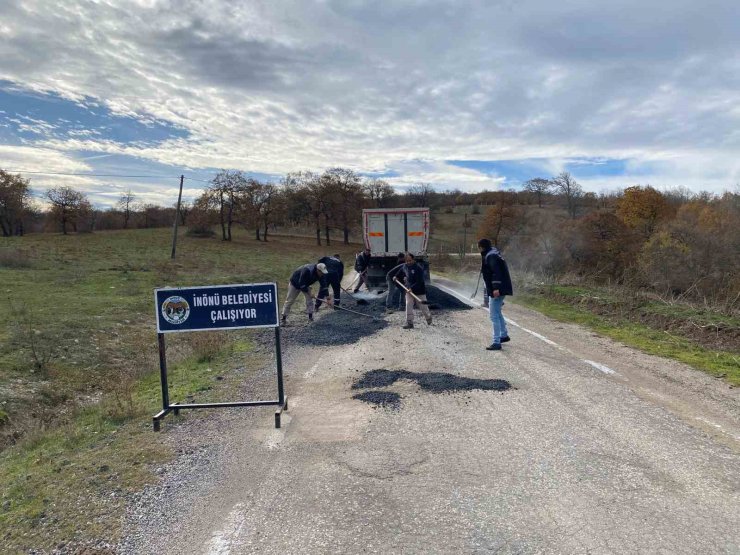 İnönü’de asfalt onarım çalışmaları son sürat devam ediyor