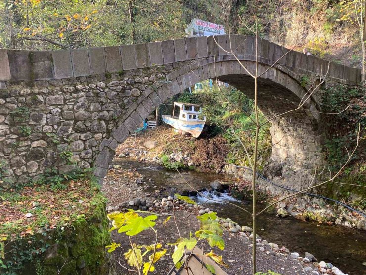 Milli Mücadele’nin tanığı 150 yıllık taş köprü zamana meydan okuyor