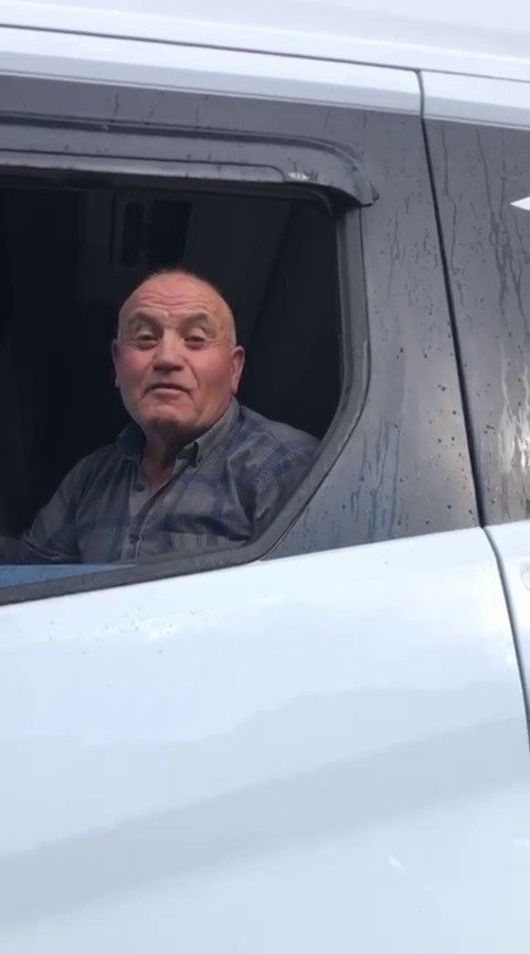 Navigasyon mağduru tırcının "Konumdaki o kadın beni getirdi" diyerek kendini savunması gülümsetti