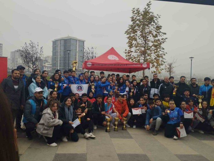 380 sporcu Okul Sporları Oryantiring Yarışması’nda ter döktü