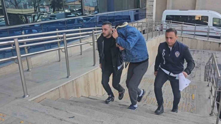 Anaokulu önünde kamyonetin ezdiği 4 yaşındaki Sarp toprağa verildi