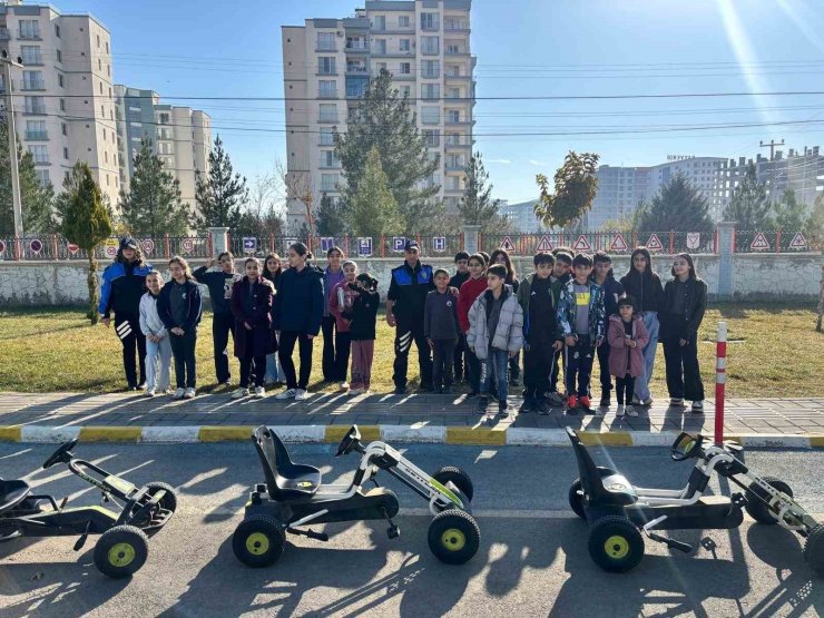 Mardin’de çocuklara trafik eğitimi verildi