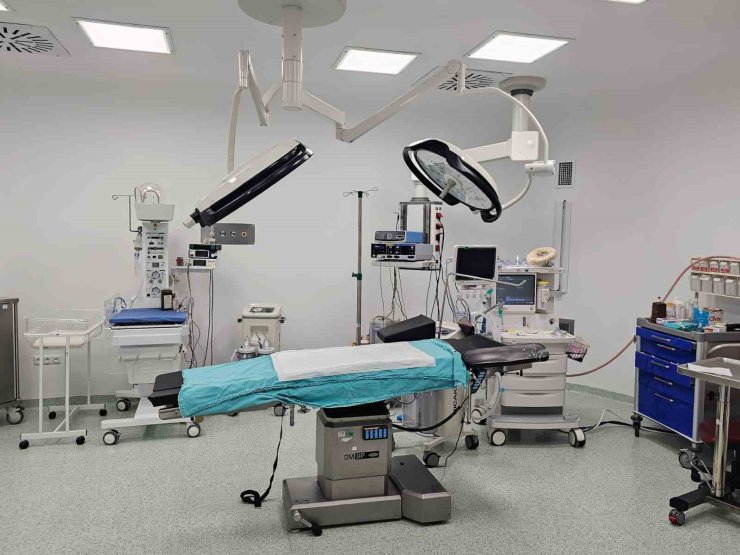 Niğde Ömer Halisdemir Hastanesi’nde ameliyathaneler yeni alanda hizmete başladı